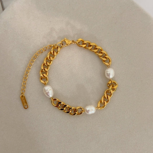 Pearlina - Freshwater Pearl Cuban Chain Bracelet