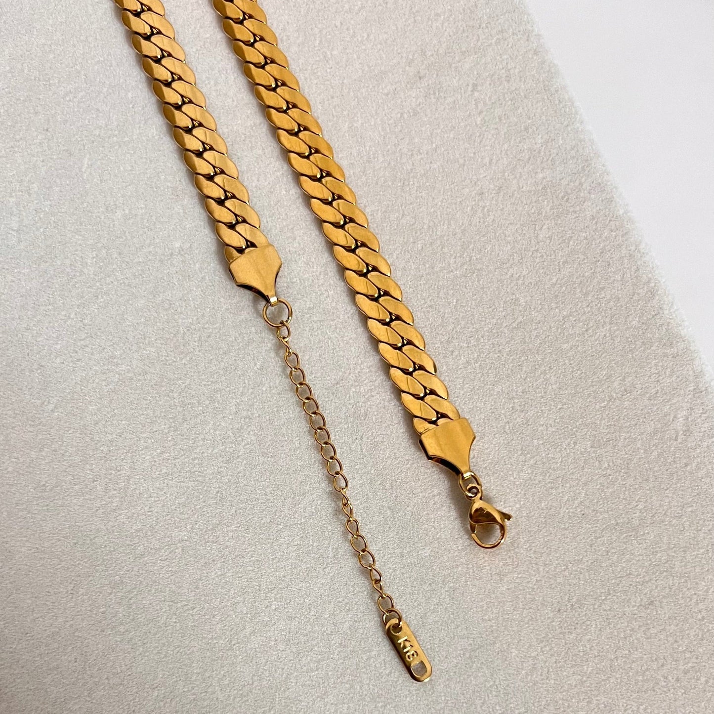 Minimalist Chain Necklace with Zirconia Detail – Stainless Steel