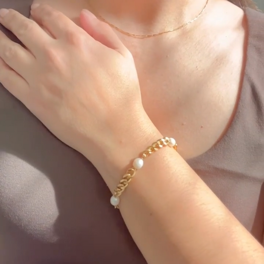 Pearlina - Freshwater Pearl Cuban Chain Bracelet