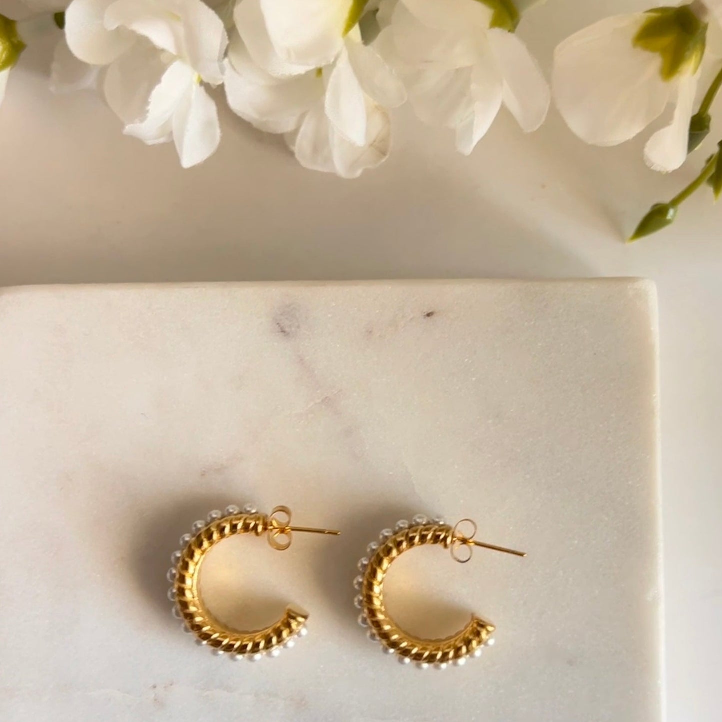 Twisted Pearl Hoop – Hypoallergenic